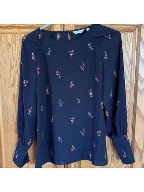 BNWT Reitmans blouse size XXS.